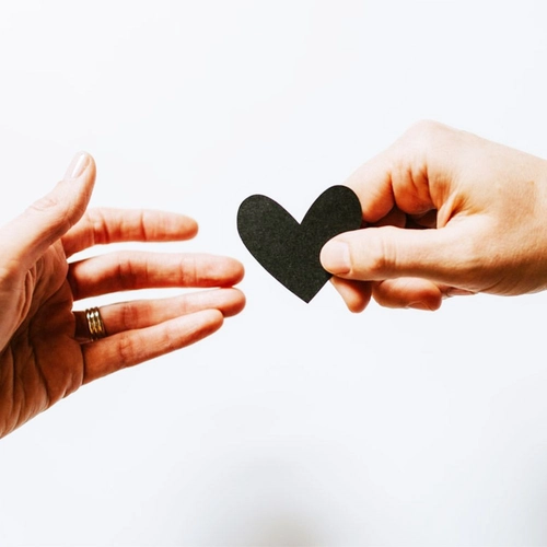 Emotional Dependency in Relationships: Why You Feel Stuck and 5 Ways to Feel Whole Again